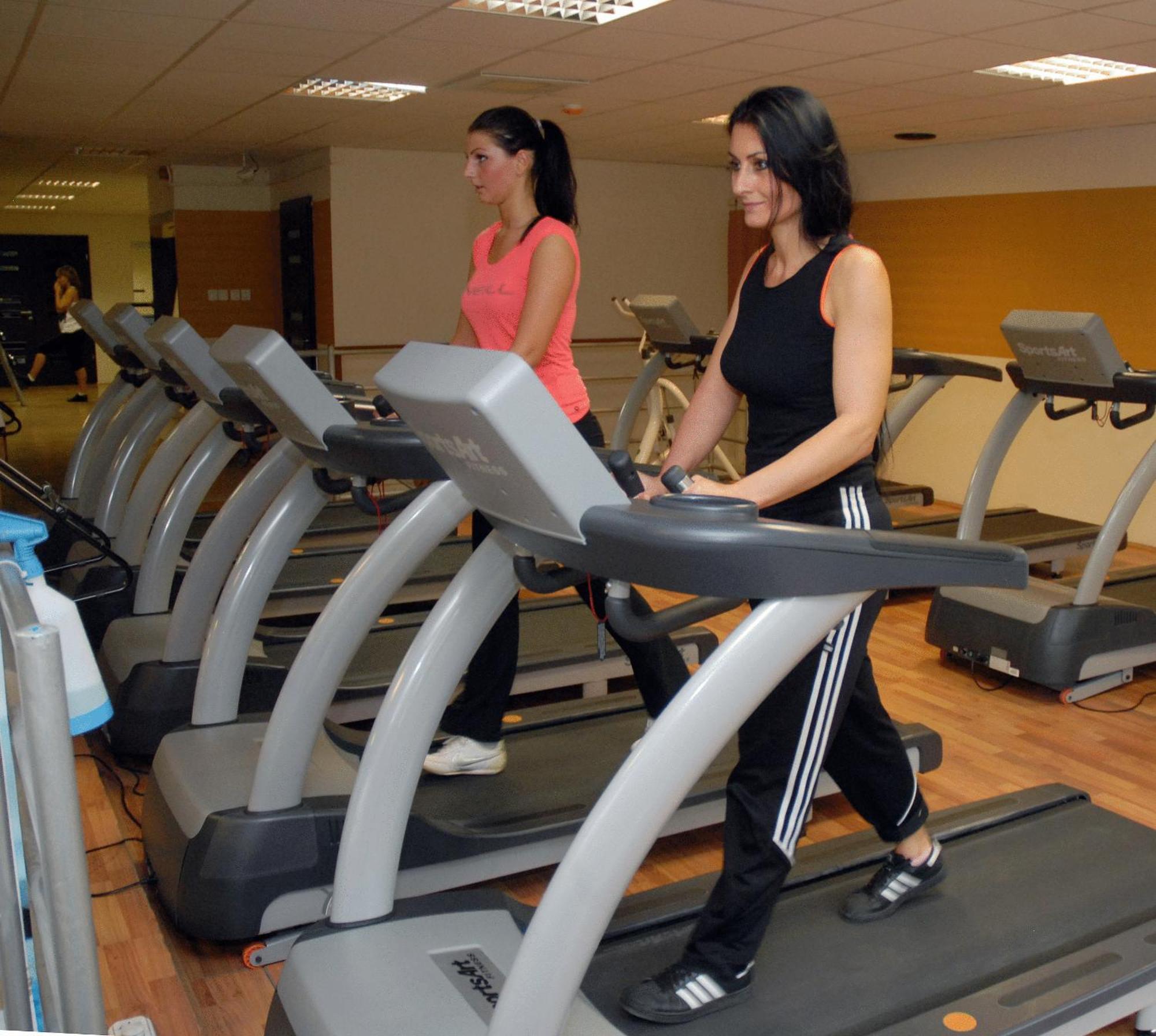 Sport Hotel Debrecen Eksteriør billede