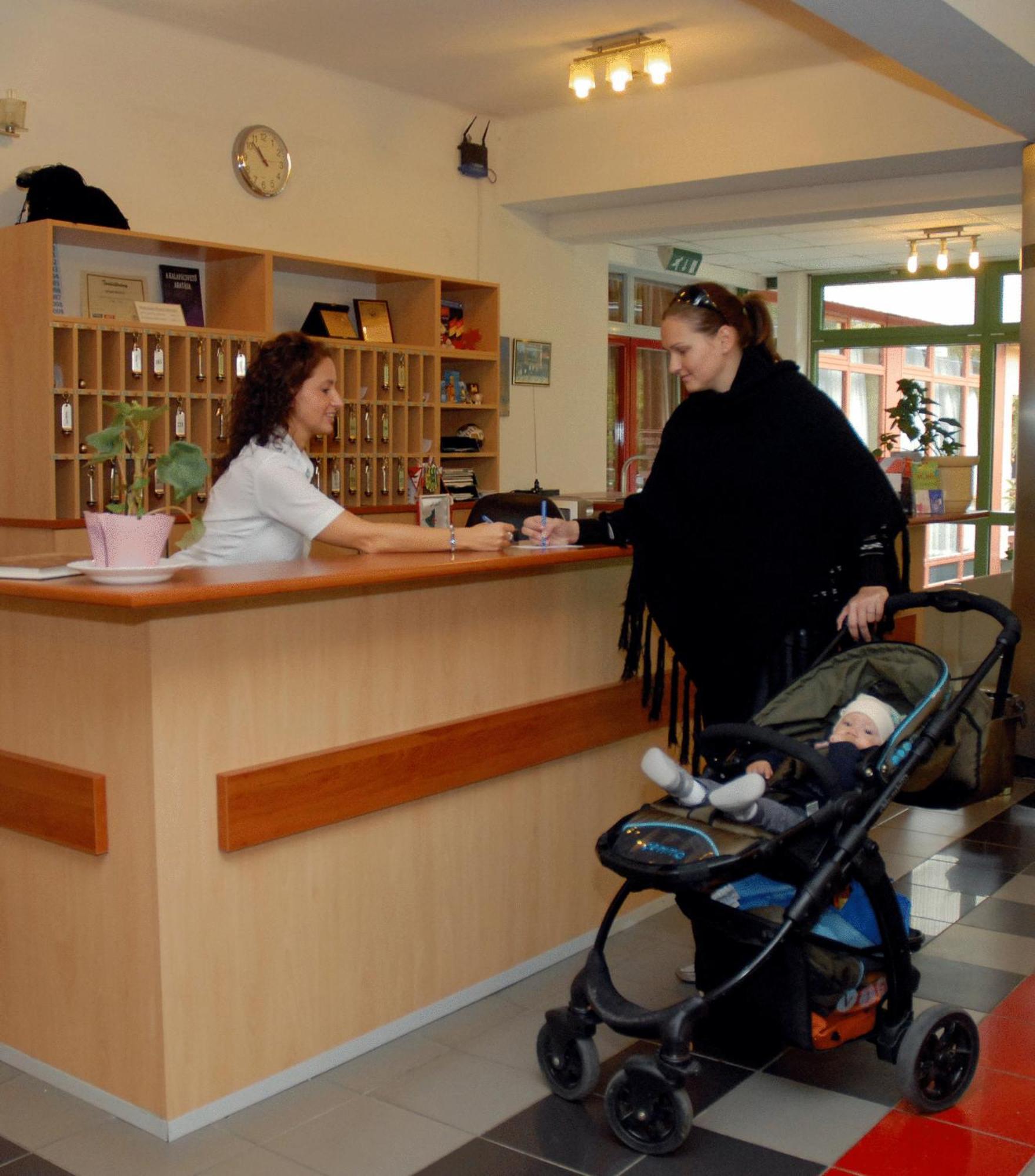 Sport Hotel Debrecen Eksteriør billede