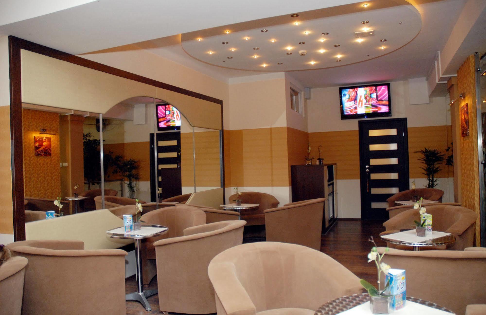 Sport Hotel Debrecen Eksteriør billede